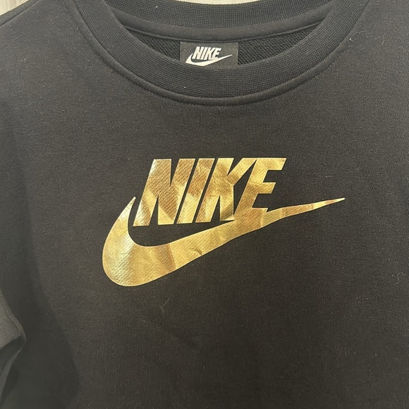 Nike Girl’s Black Crew neck Sweatshirt, Size XL Standard Fit - Picture 3 of 6